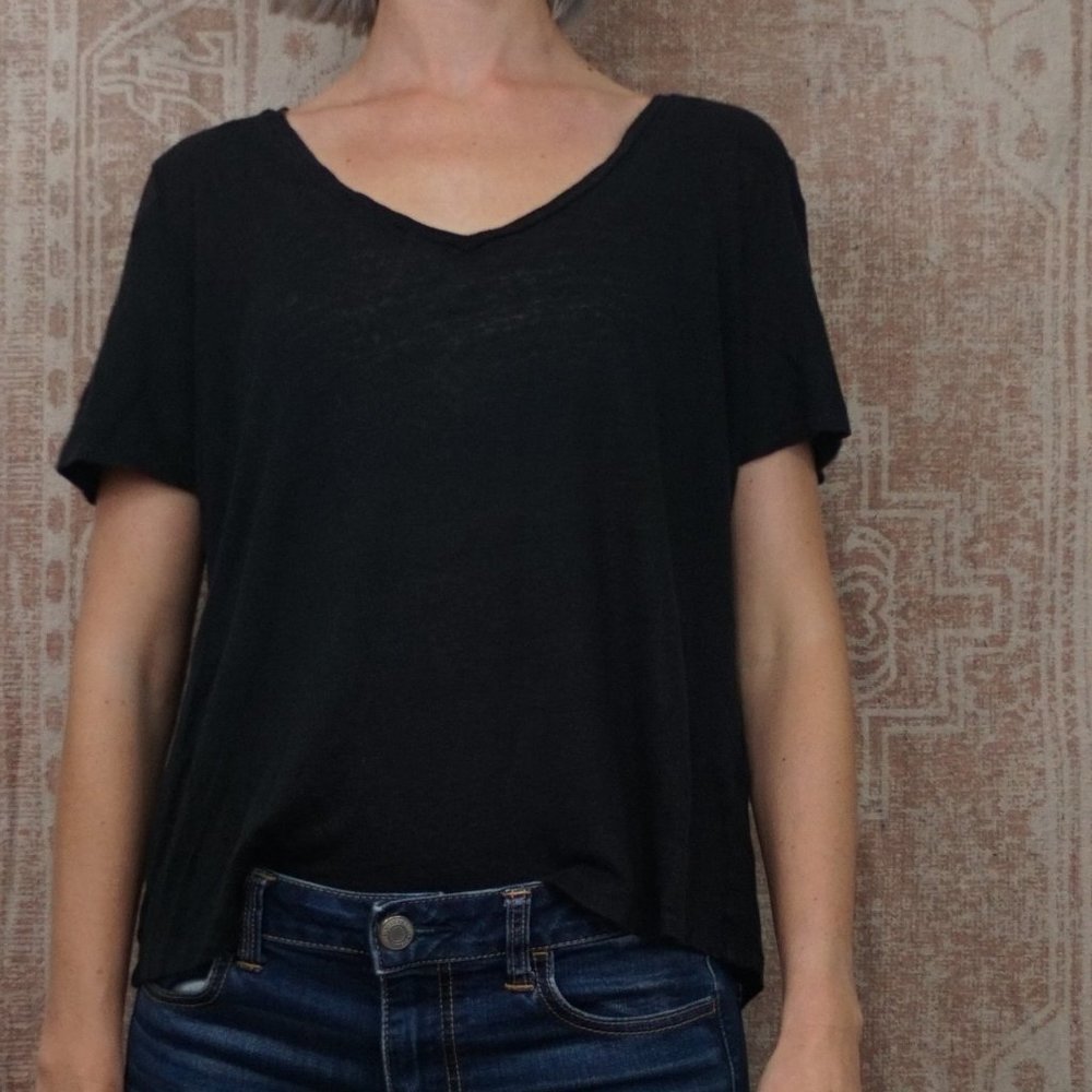 banana republic black v neck top